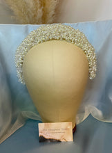Load image into Gallery viewer, The pearl headbands
